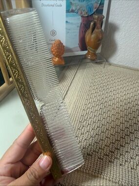 Vintage Made in USA Clear Vanity Comb Ornate Gold Tone Floral Hollywood Regency